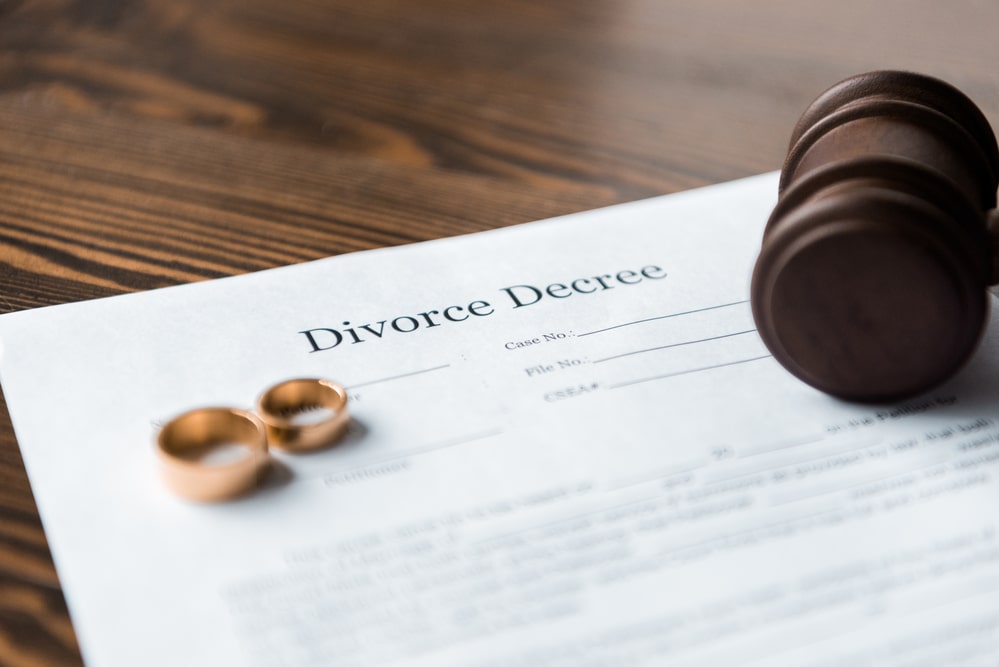Enforcing Divorce & Parental Rights Decrees in Maine-min